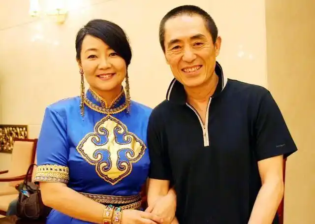 母亲专业户萨日娜曾在工厂修鼓风机嫁家庭煮男不后悔