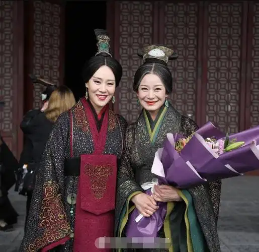 陈冲邬君梅再合体因合作末代皇帝结缘时隔多年友谊不变