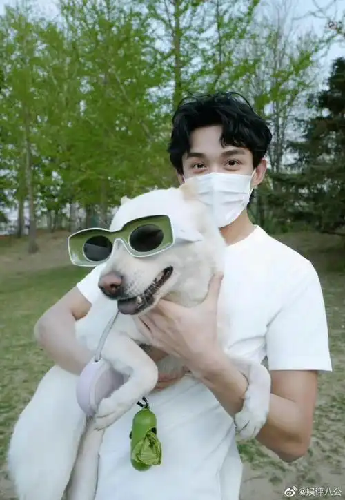 吴磊说你相信风吗##吴磊晒放风筝六宫格