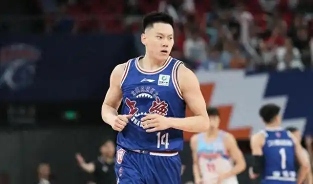 继续成长李弘权全场14中9高效贡献22分9板3助2断