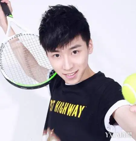 新平刘海碎发图片男生 打造阳光萌系男孩