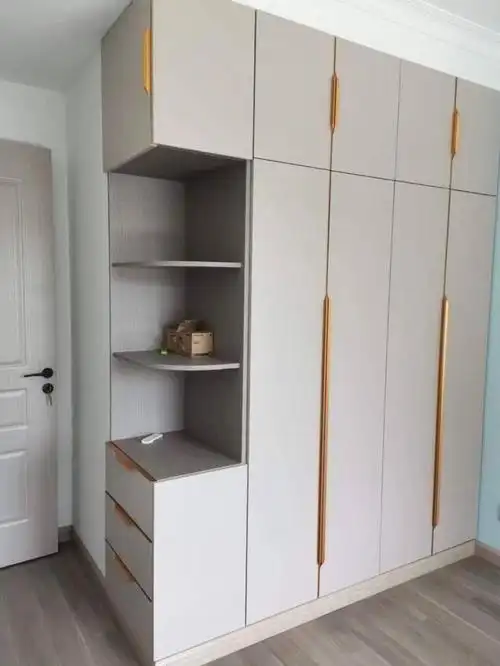 一门到顶的衣柜装得再好看,也要注意这3个细节,省的中看不中用