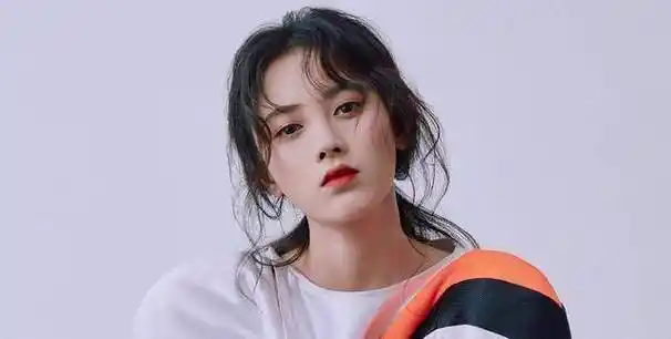 鞠婧祎之后,李艺彤许佳琪谁能接棒?