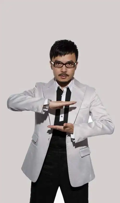 最近,有报道称湖南法院已经正式受理了知名主持人汪涵诉某代言品牌