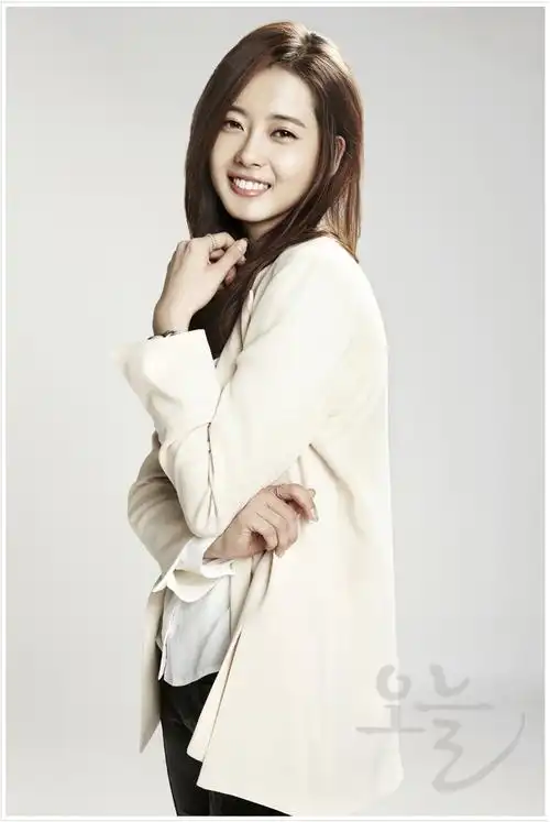 本名:高雅拉 ko a ra(go a ra) 其他中文译名:高雅蓝,高雅罗,高雅娜