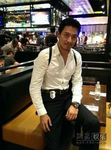 刘汉强加盟痞子英雄2演绎帅气刑警