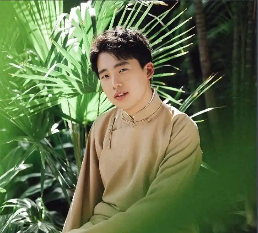 揭秘郭麒麟体重"逆袭":夜宵诱惑与睡眠秘密的背后