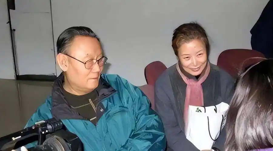 吕中成名记:嫁给同学,儿子是导演,儿媳是影后,女儿是国人骄傲_桂苓