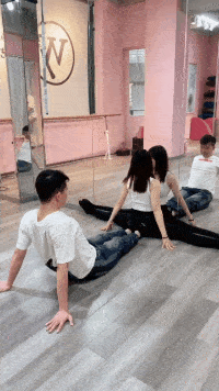 搞笑gif吓的我赶紧捂住了眼地再滑点就后入了