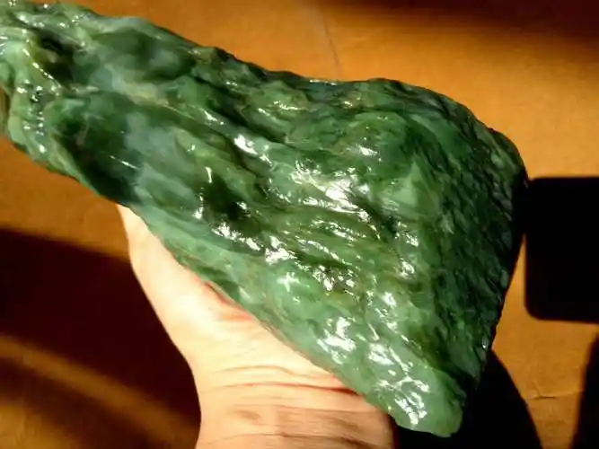 28斤新疆和田碧玉戈壁料原石少见猫眼直闪石摆件宝石级收藏料