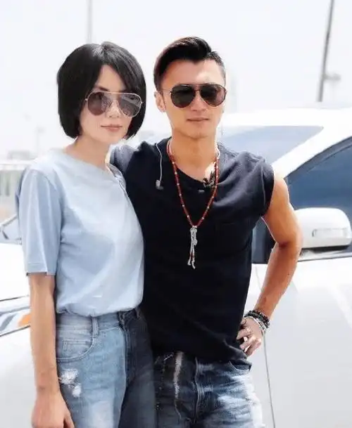 谢贤现身精神饱满,曝张柏芝带子下嫁_何孟怀_什么_网友