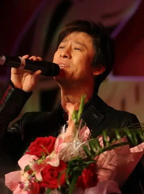 55岁解晓东近况流出与阎维文朱时茂聚餐喝12元饮料引热议