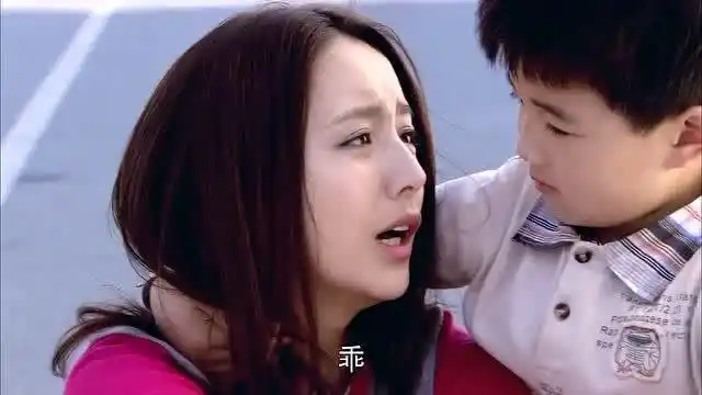 恋恋不忘:童童要跟厉仲谋走了 吴桐痛苦不已