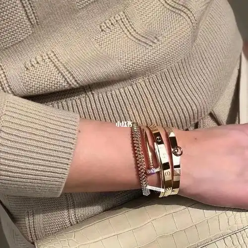 卡地亚手镯叠戴