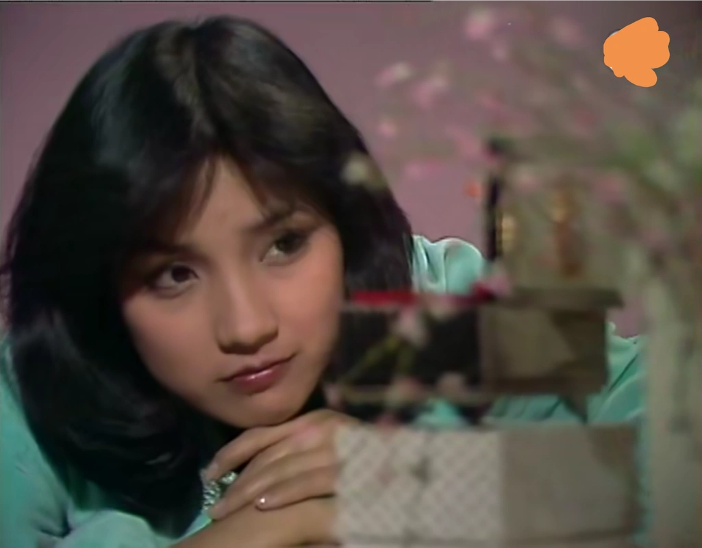 这部剧戚美珍劈腿甩了黄日华,刘德华龙套走起,陈百祥也在冒泡