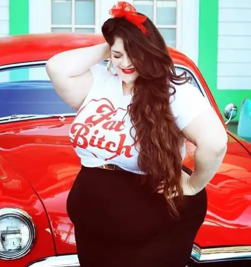 谁说胖妞不好看?400斤重量级女模走红,网友:震撼!_网易订阅