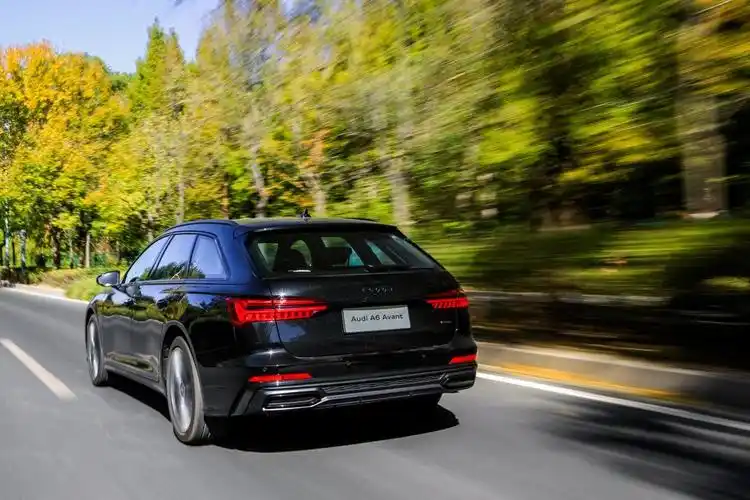 优雅格调的代名词试驾2023款奥迪a6avant