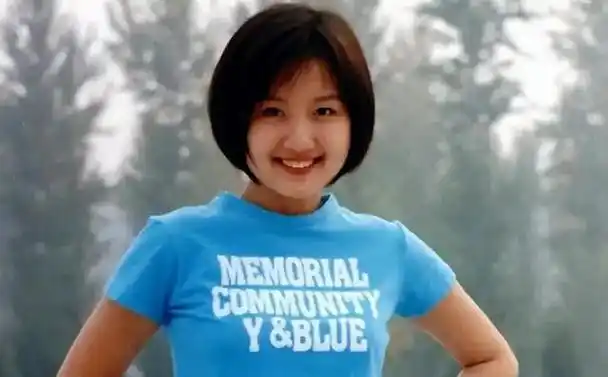 蒋小涵嫁给圈外老公,36岁高龄当妈,婚后不下厨却被宠上天