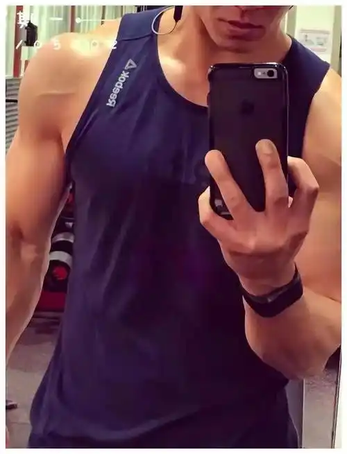 行走中散发男人味 的荷尔蒙,安志杰太迷人!