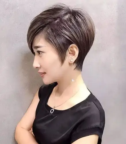 短碎发短碎发总是让你美得比别人耀眼