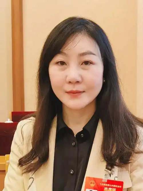 全国人大代表华晓丽欧阳赏莲肖胜方张晓庆何红路俊霞