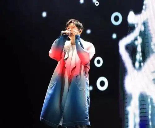 致高考:胡夏的歌声中,我听到了所有青春的味道