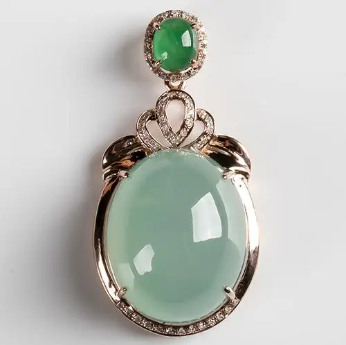 18k金满钻豪华镶嵌冰糯种鸽子蛋吊坠 9.93g