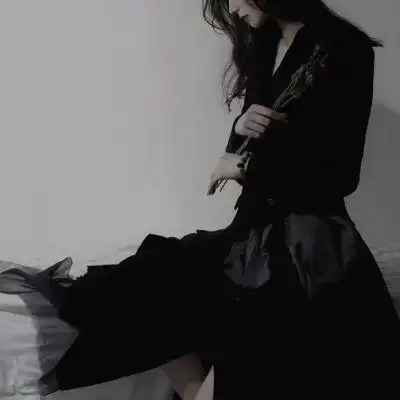 加柏林 黑白 伤感 高级感 拽_女生头像_我要个性网