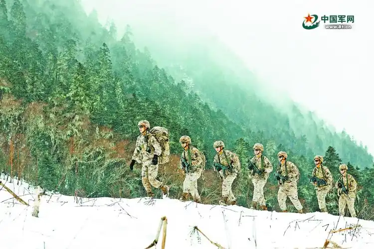 记者挺进雪山之巅感悟新时代边防军人的使命担当