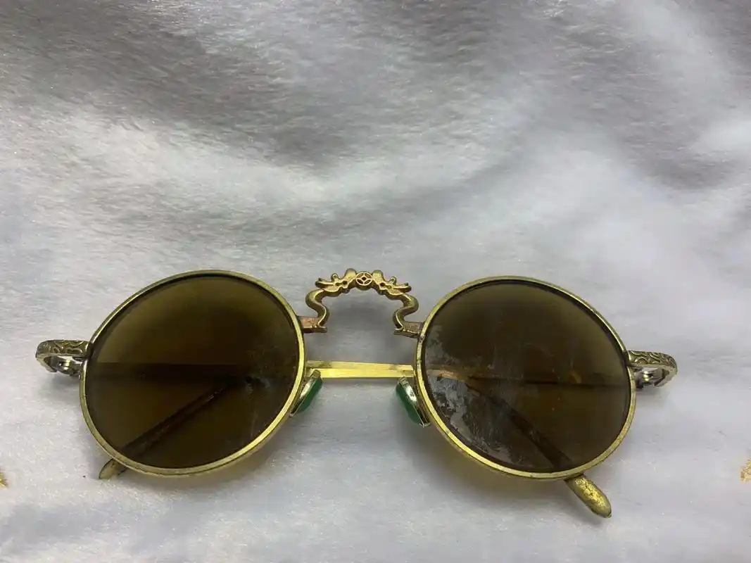 看看呀!969578《发现"石头镜" 》仿古做旧水晶眼镜 复古 - 抖音