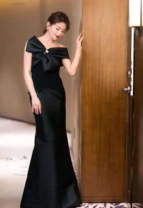 刘涛肩带滑落,孙俪像大头娃娃,尴尬又好笑_刘亦菲_好身材_张萌