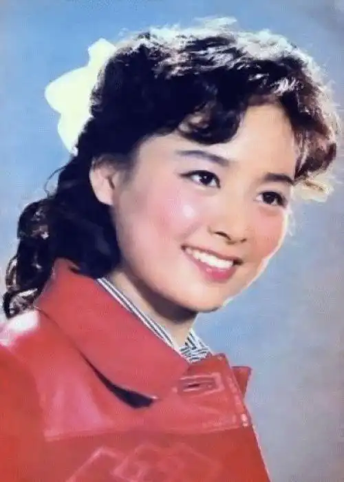 八十年代电影明星的旧貌和新颜— 清纯偶像张瑜