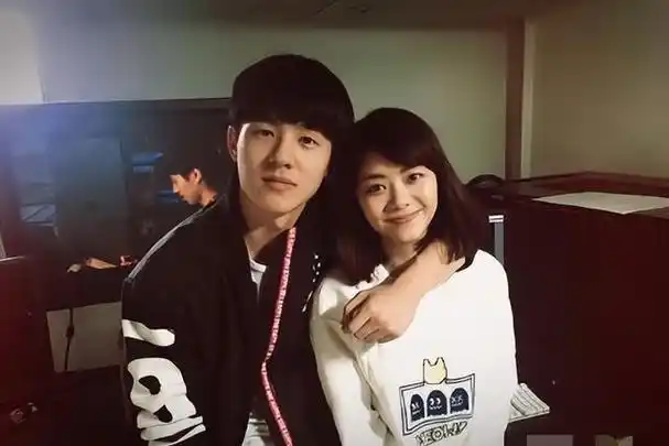 离谱网传谭松韵已婚老公是万达集团董事华汉她不是单身吗