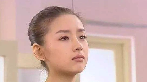 白领公寓中饰演任飞儿