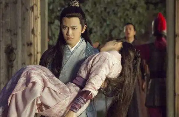 《锦衣之下》陆绎的四次公主抱,却代表了陆绎的情感变化,你能看出来么