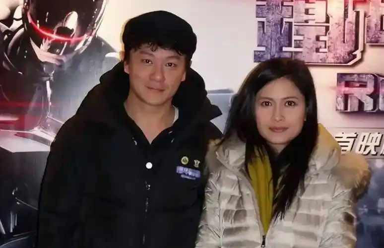 不知不觉,邵美琪已经和施祖男分手10年了