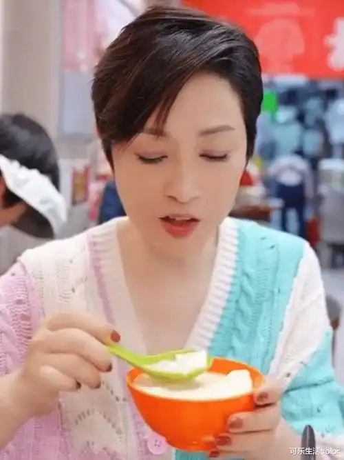 龙九撞名被恶搞陈法蓉亲自落场解画大赞曾志伟有机会做下一个新闻女王