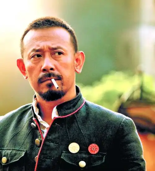 标准的摩羯座男人姜文