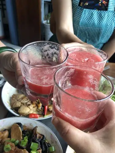 只要有闺蜜在一起那才会开心快乐,愿我们的友谊天长地久,地老天荒