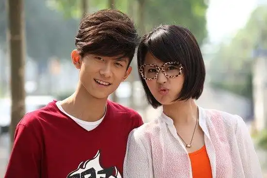 剧照《老爸回家》剧照《老爸回家》剧照近日,电视剧《老爸回家》正在