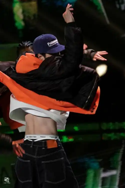 王一博hiphop forever##王一博又跳舞了##王一博 这就是街舞6总决赛