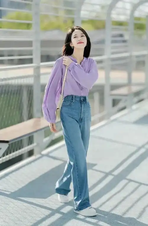 牛仔裤 运动鞋,每个女人最爱的搭配