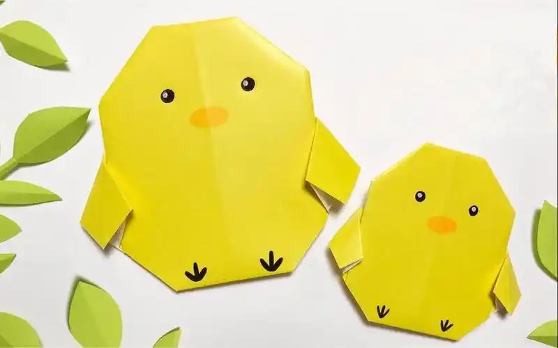 今天我们来制作一只折纸小鸡!