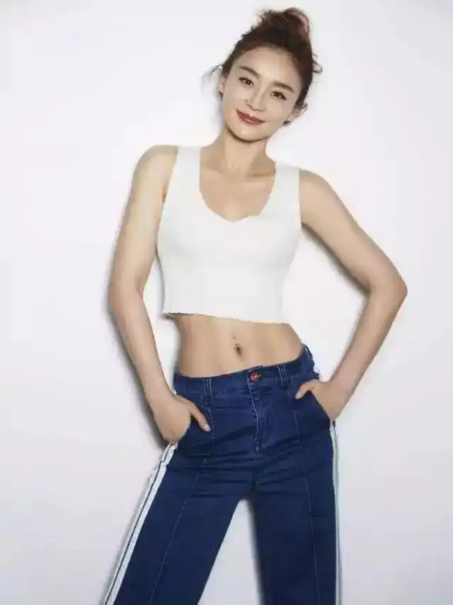 袁姗姗健身人设崩塌?爱发运动照的女明星们,谁在凹造型?