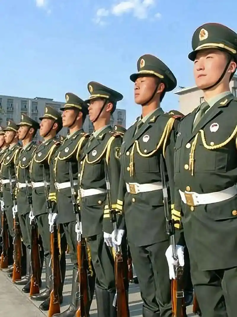 解放军威武霸气!为你们点赞.(#致敬军人传递正能量 #致所有 - 抖音