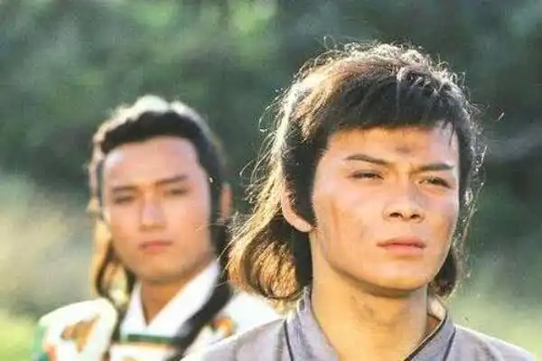 郭靖的妈妈与杨康的妈妈,谁更加的会教育孩子呢