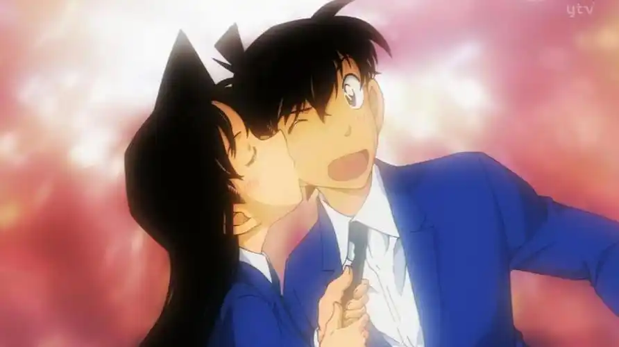 新一和小兰亲吻画出来的图片,新一和小兰吻戏