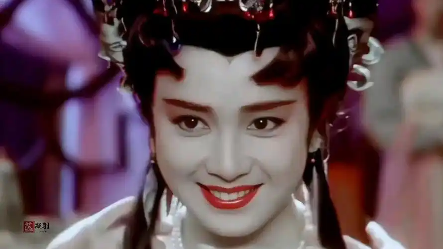 杨吉儿坐在马车上回头朝李世民这一笑到现在都记忆犹新 完全诠释了