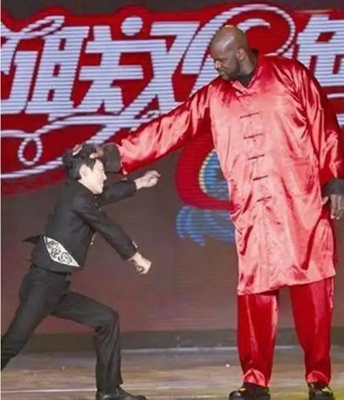 普通人和奥尼尔合影都啥样何炅像小学生维多利亚最机智