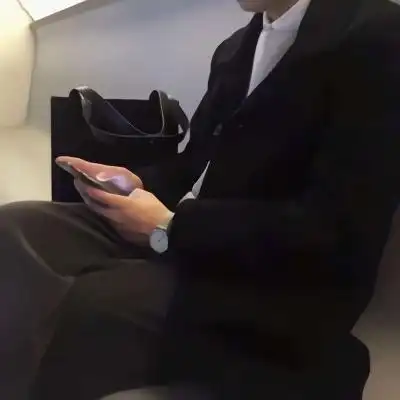 超绅士高级感爆棚的简约西装男头 不露脸儒雅绅士风的成熟头像男_男生